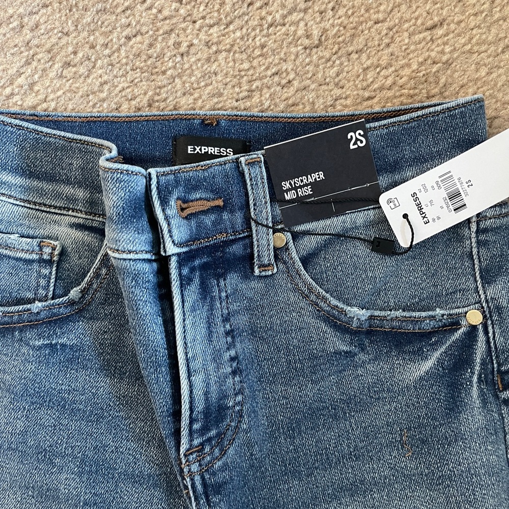 Express mid rise sky scraper jeans size 2 short NWT - Picture 2 of 3